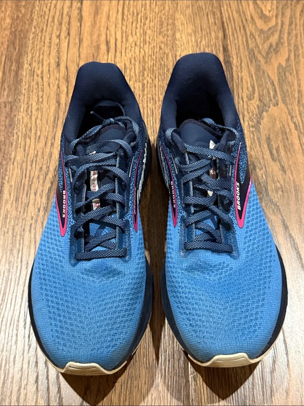 Brooks Women's Blue and Pink Athletic Running Shoes